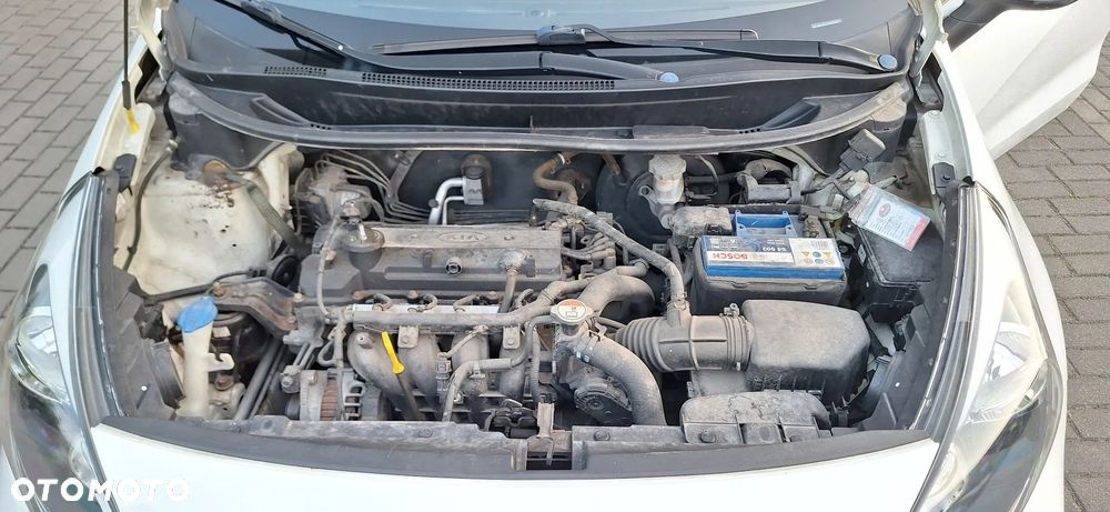 Kia Rio - 7