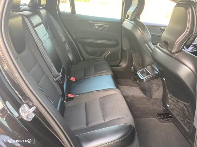Volvo V60 2.0 D3 Momentum Core Geartronic - 32
