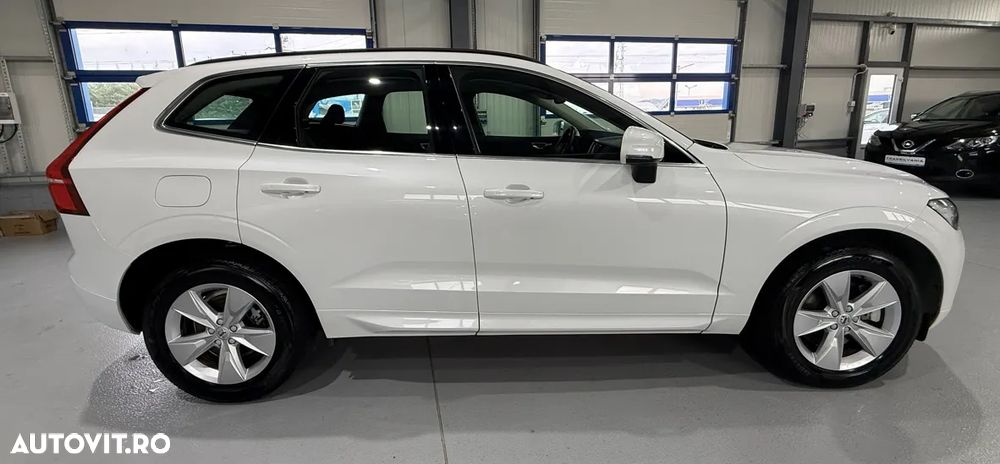 Volvo XC 60 B4 MHEV AWD Momentum Pro - 17