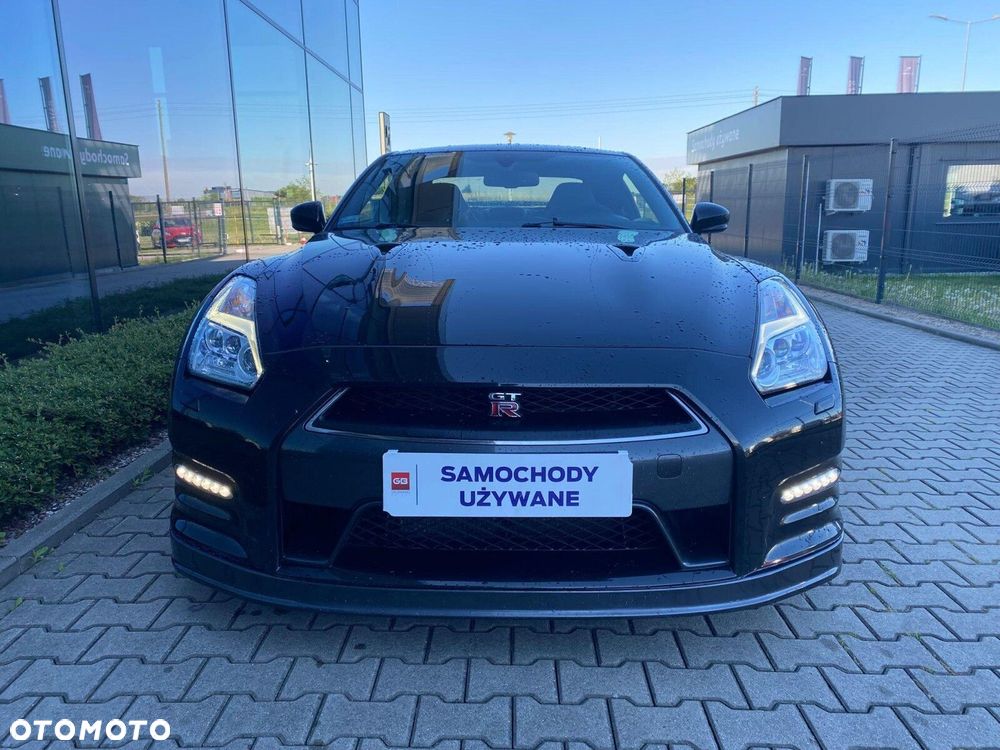 Nissan GT-R - 4