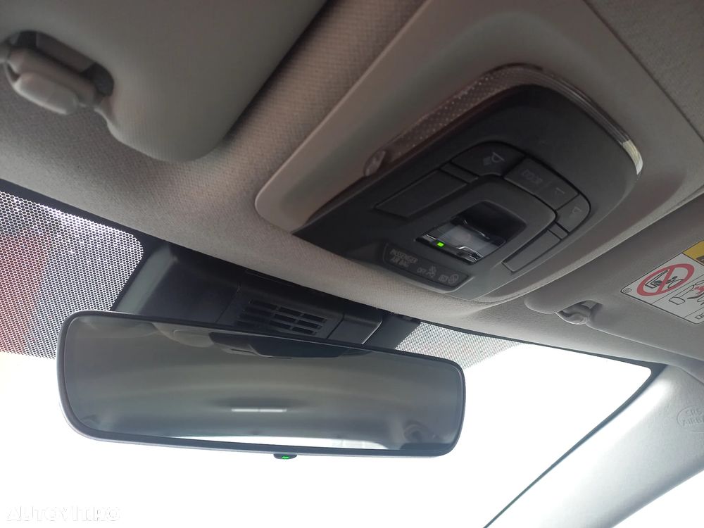 Toyota Corolla Sedan 1.8 HSD Business - 24