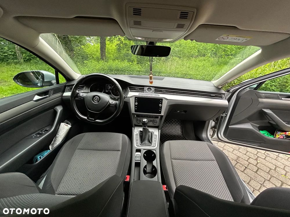 Volkswagen Passat - 5
