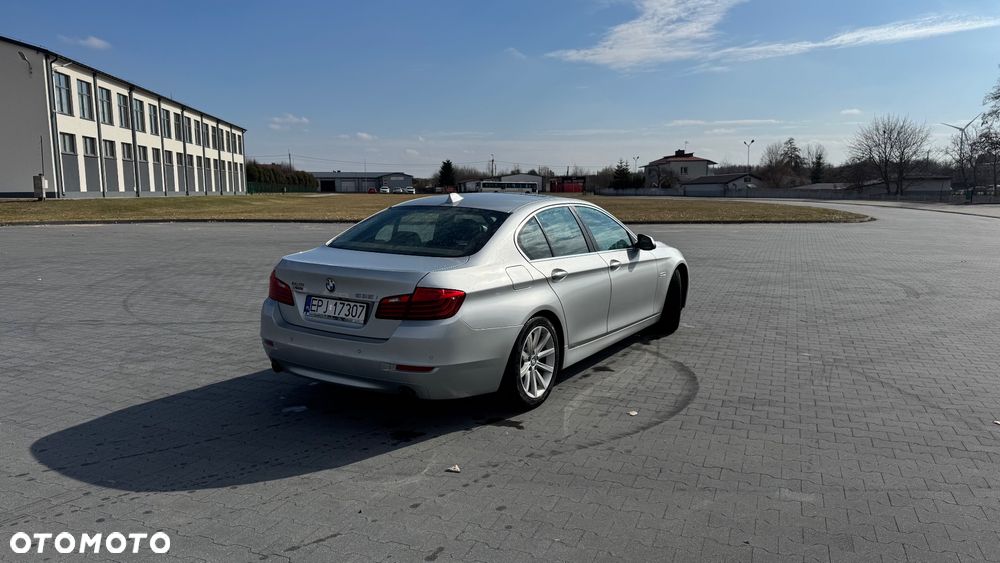 BMW Seria 5 535i xDrive Sport-Aut Luxury Line - 7
