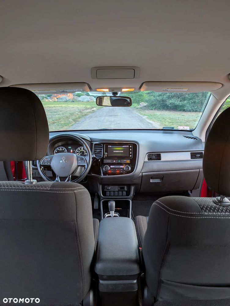 Mitsubishi Outlander - 8