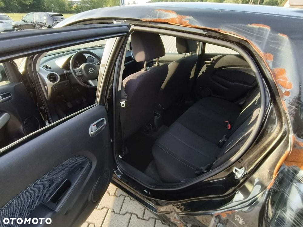 Mazda 2 - 16