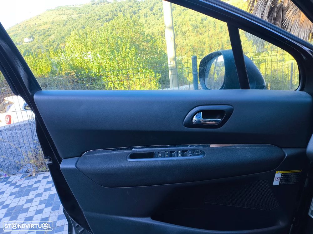 Peugeot 3008 1.6 HDi Sport - 13