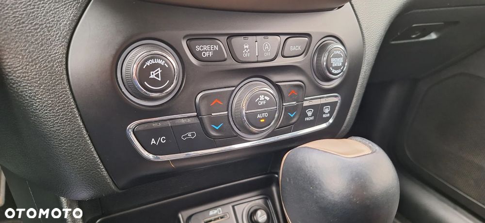 Jeep Cherokee 2.0 MJD Active Drive I Longitude - 17