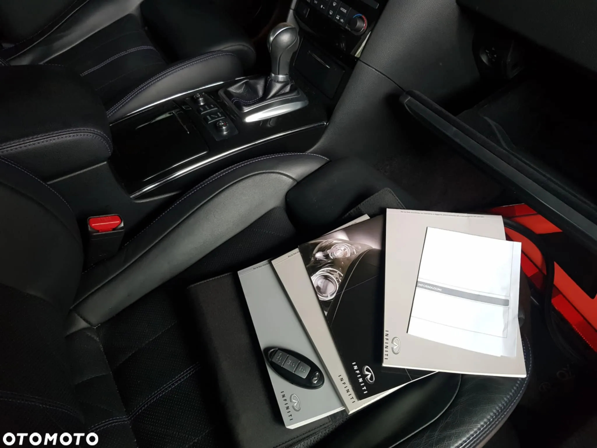 Infiniti QX70 - 30