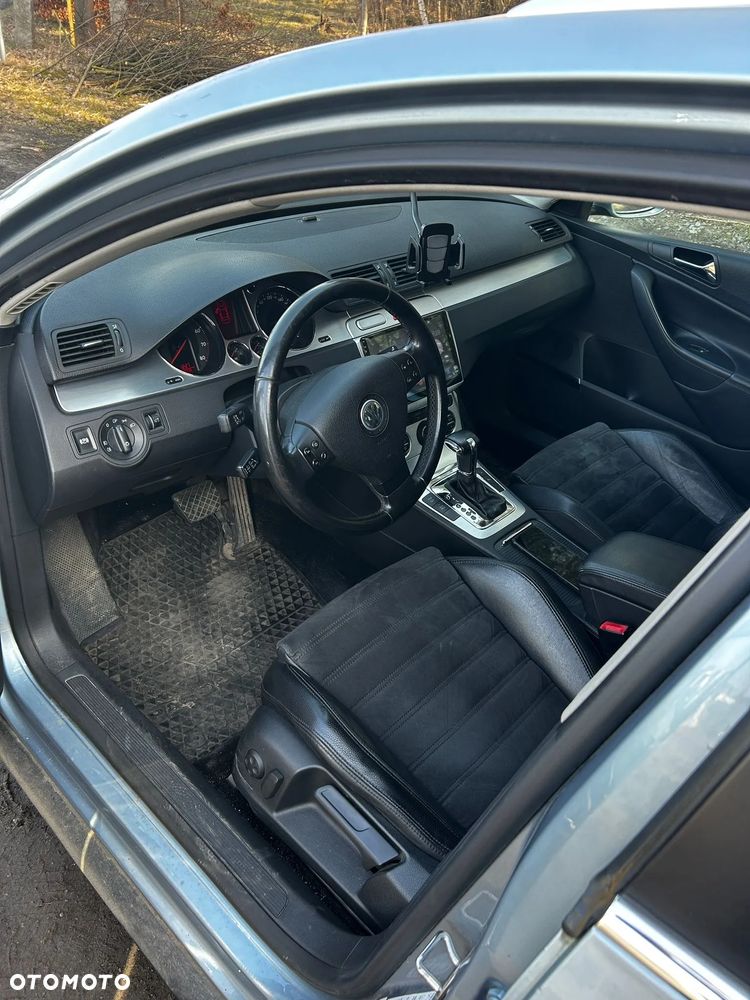 Volkswagen Passat 3.2 V6 FSI 4Mot Highline DSG - 8