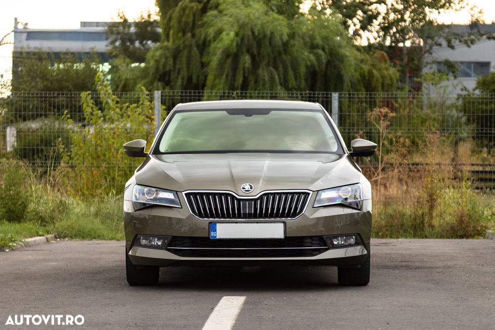 Skoda Superb 2.0 TDI DSG Ambition - 2