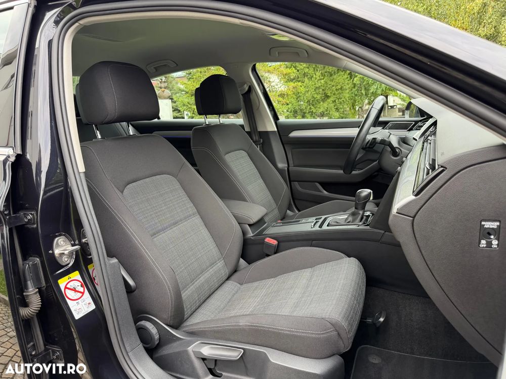 Volkswagen Passat 2.0 TDI SCR DSG Comfortline - 23