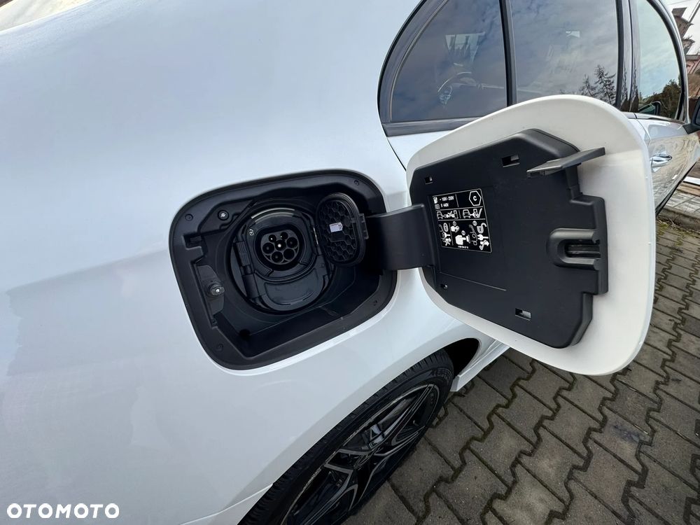 Mercedes-Benz Klasa A 250 e PHEV AMG Line 8G-DCT - 37