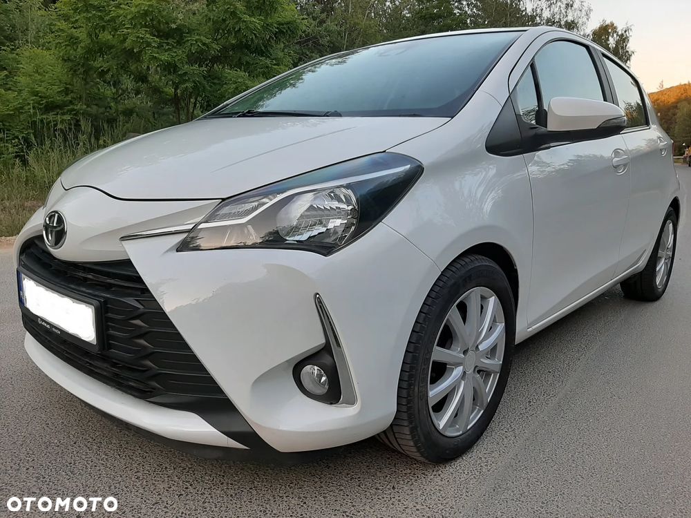 Toyota Yaris 1.5 Premium CVT - 8
