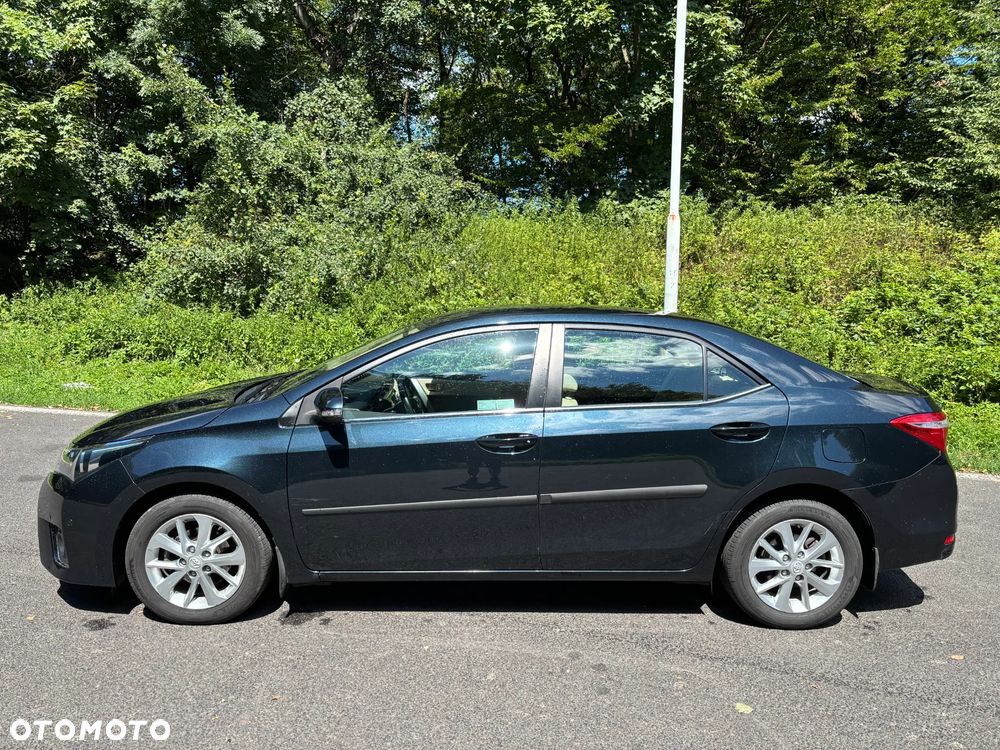 Toyota Corolla 1.6 Premium + - 8