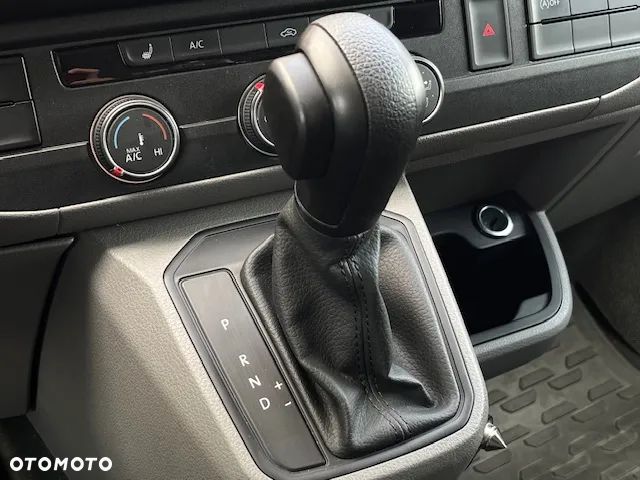 Volkswagen Transporter - 28