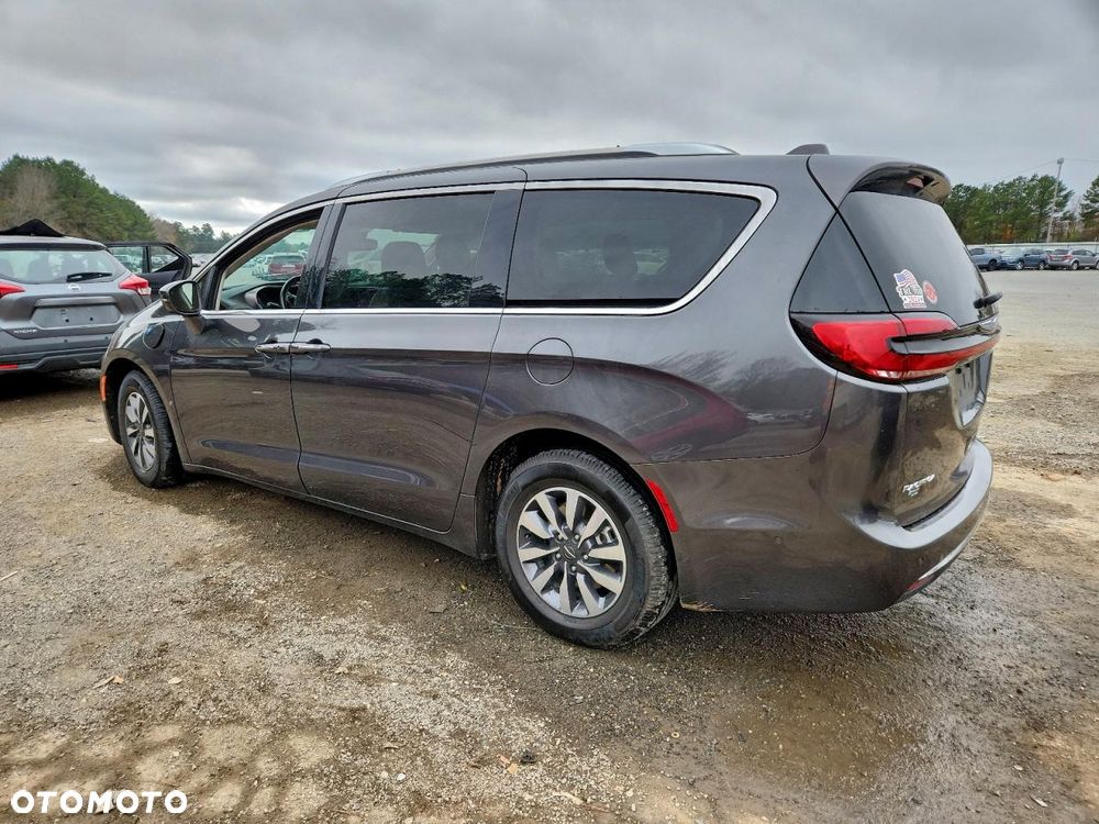 Chrysler Pacifica - 3