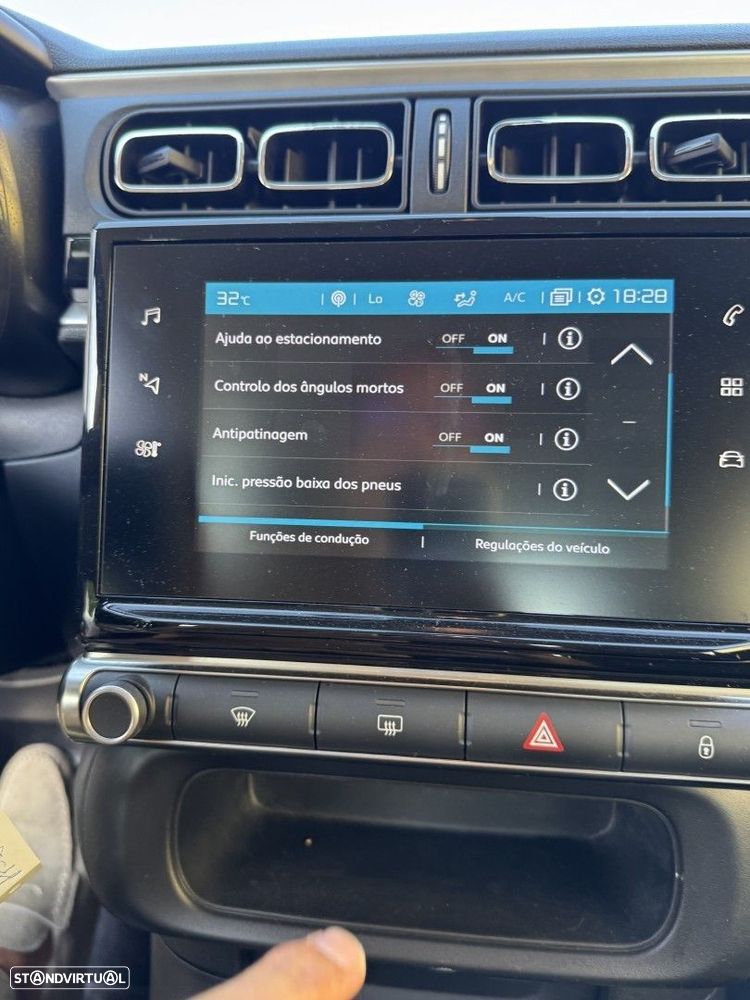 Citroën C3 1.2 PureTech Shine EAT6 - 21