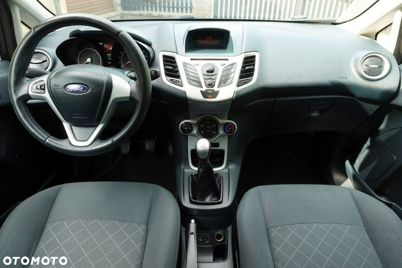 Ford Fiesta - 15