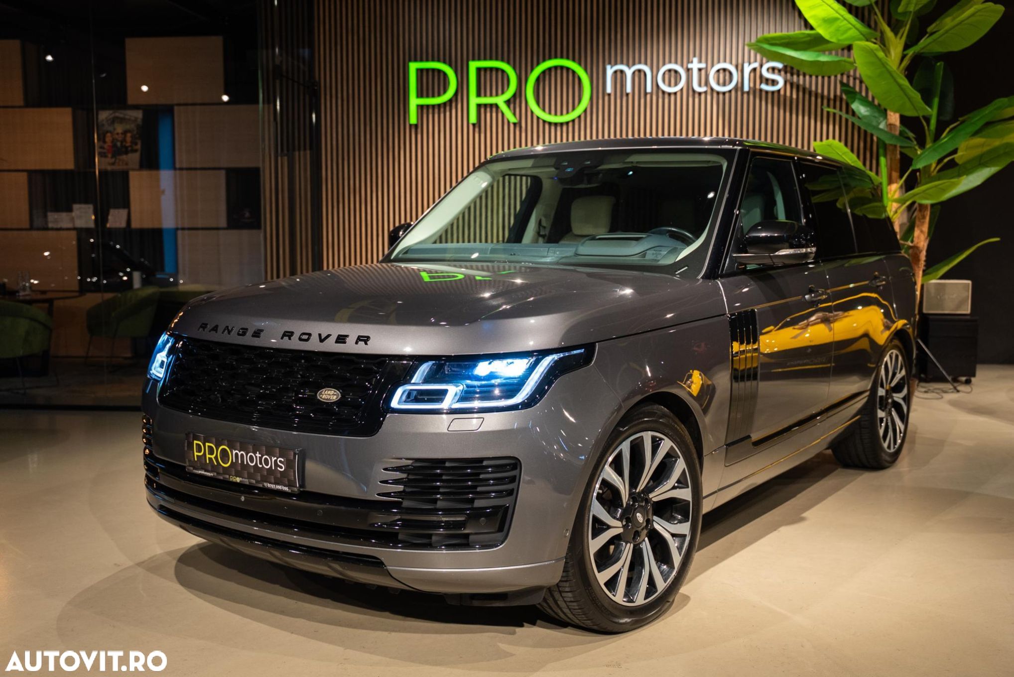 Land Rover Range Rover - 1