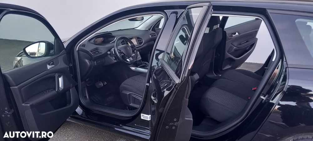 Peugeot 308 BlueHDi 130 EAT8 Stop & Start Active Business-Paket - 6