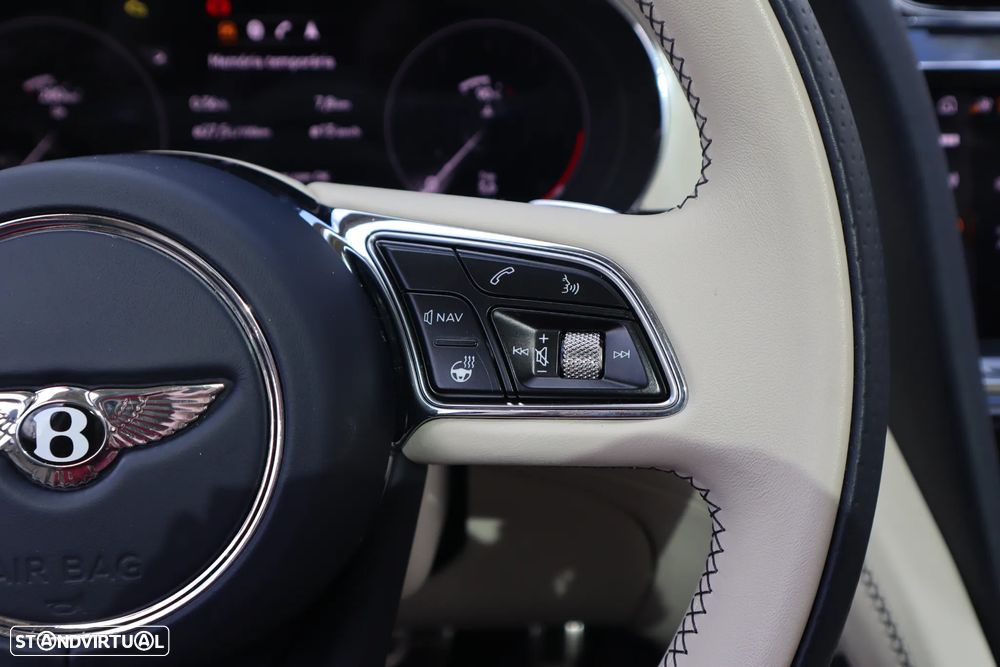 Bentley Bentayga V8 Azure - 47