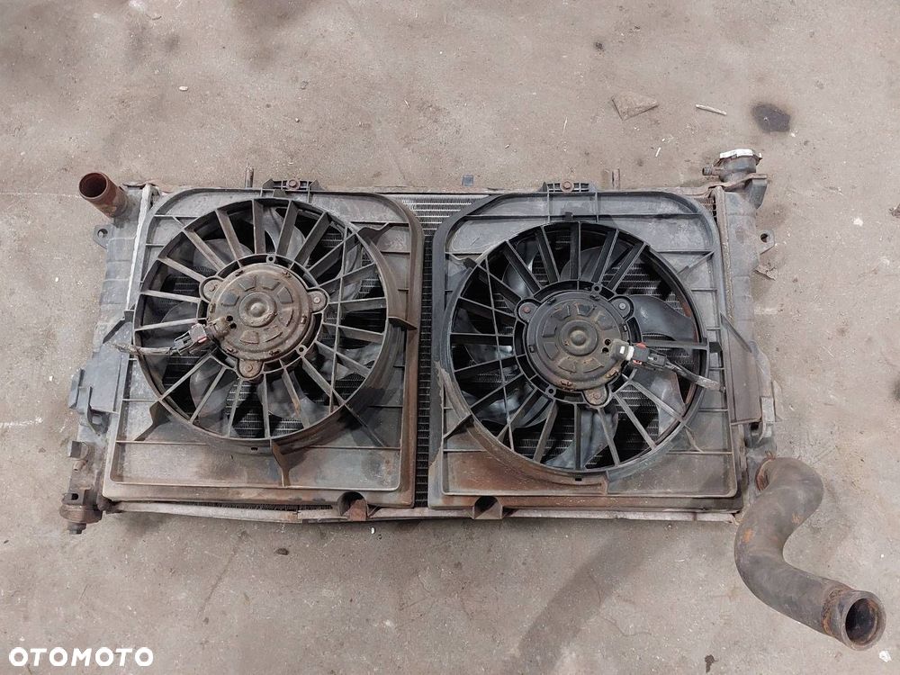 CHŁODNICA WODY + WENTYLATOR CHRYSLER GRAND VOYAGER IV 3.3 V6 - 1
