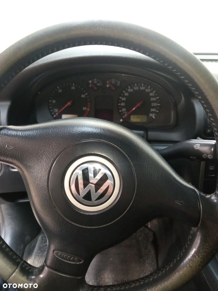 Volkswagen Passat 1.9 TDI CL - 28
