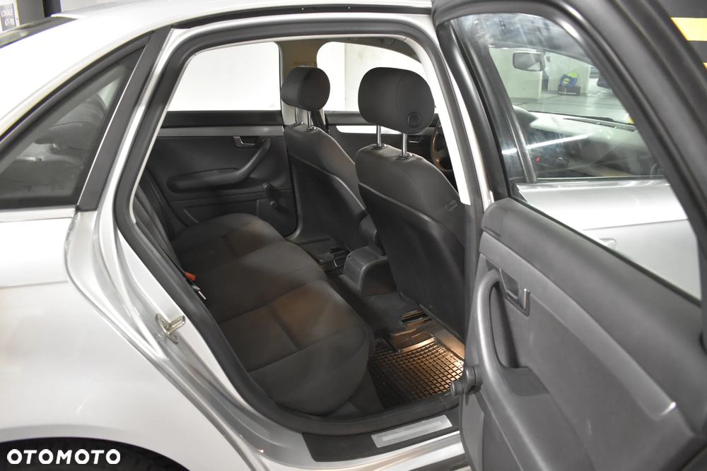 Audi A4 Limousine - 20