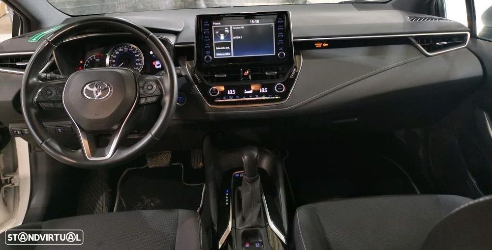 Toyota Corolla 1.8 Hybrid Comfort - 4