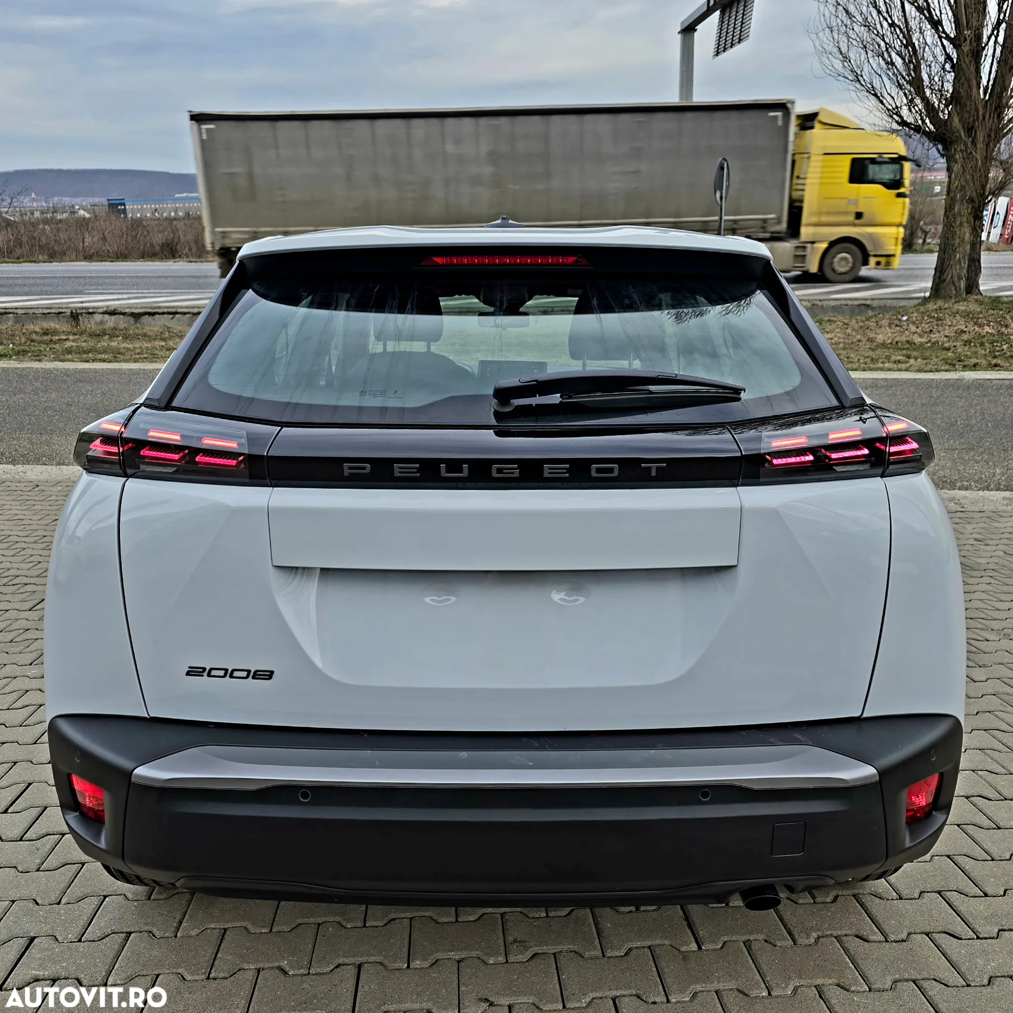 Peugeot 2008 1.2L PureTech 100 S&S BVM6 Active - 6