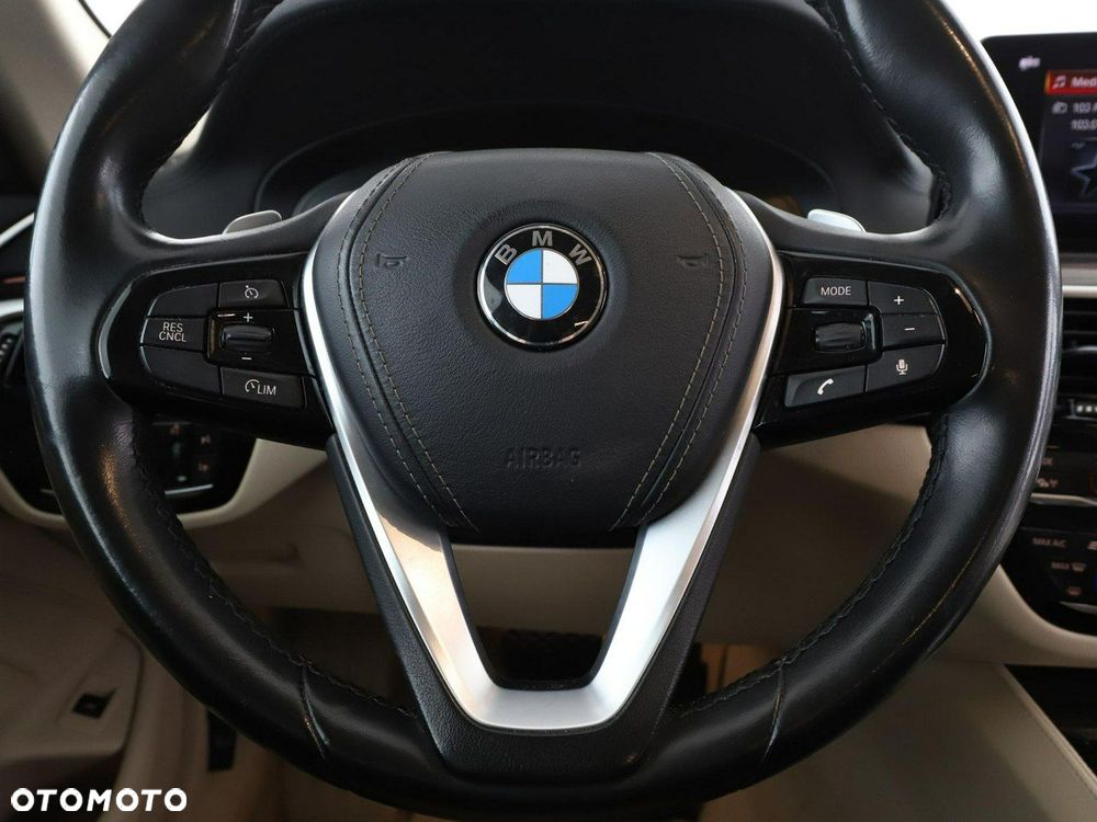 BMW Seria 5 520d Luxury Line - 22