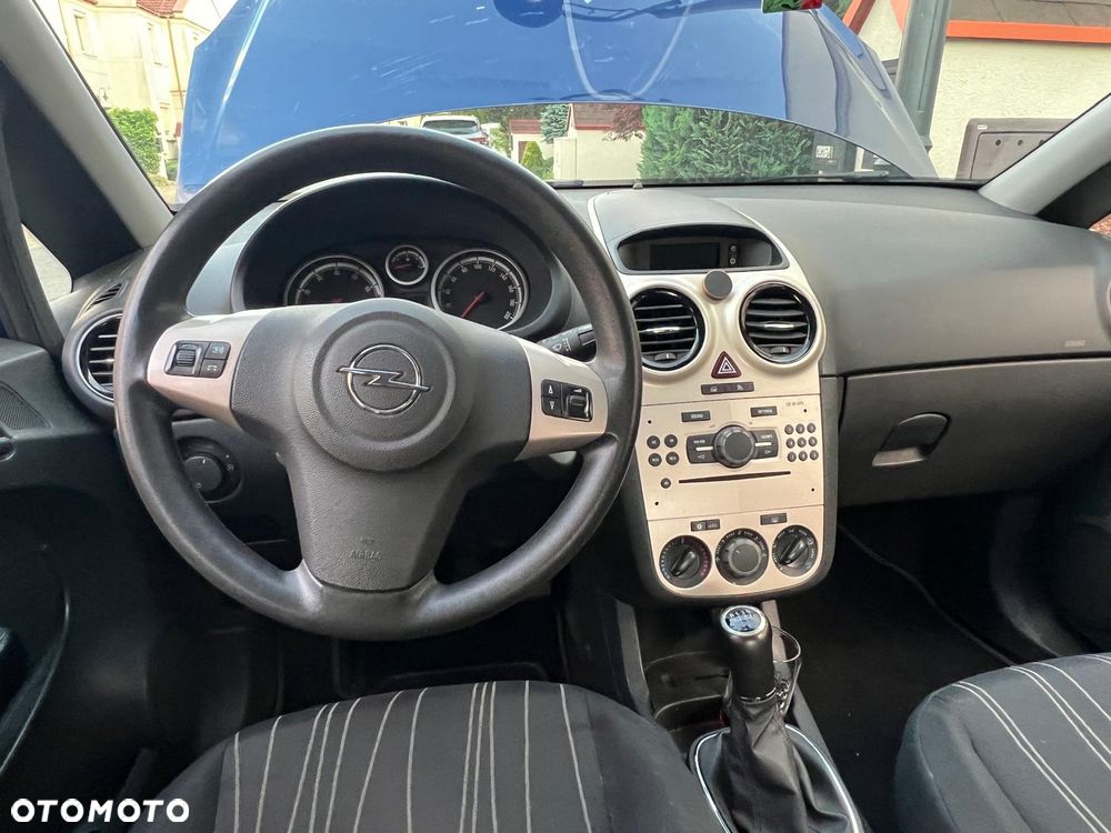 Opel Corsa 1.2 16V - 11