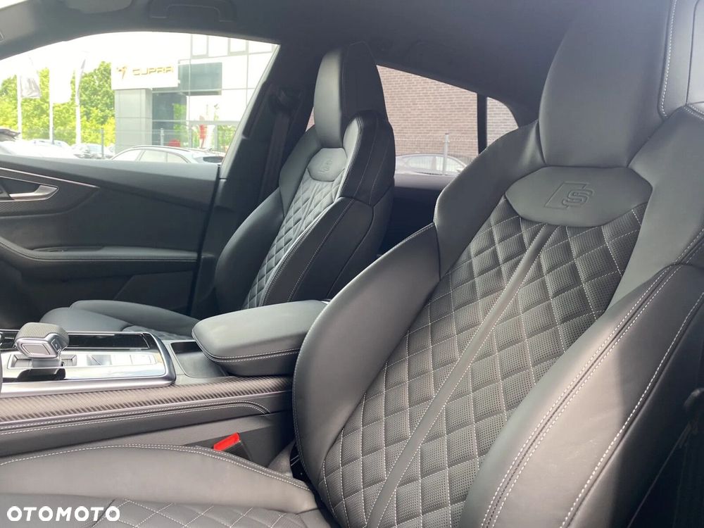 Audi SQ8 - 12