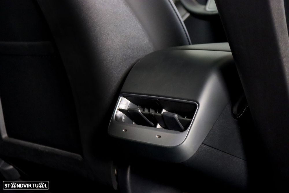 Tesla Model Y Long Range Dual Motor AWD - 16