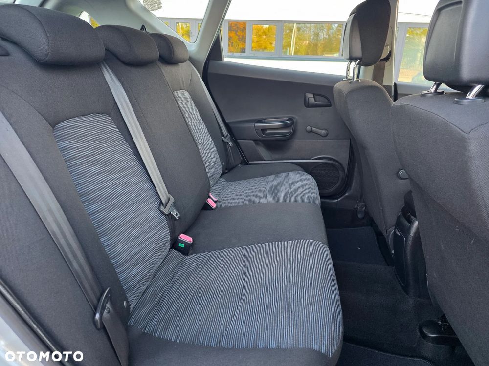 Kia Ceed - 12