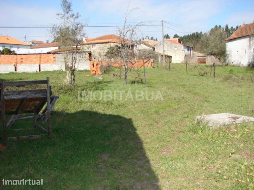 Terreno para construção num artigo urbano, o que significa que é po... - Grande imagem: 2/6