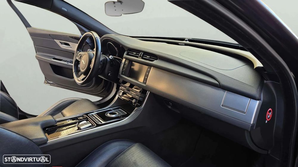 Jaguar XF 2.0 D Portfolio Aut. - 15