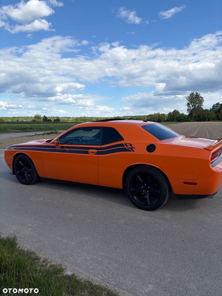 Dodge Challenger - 9
