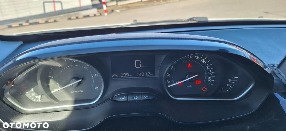 Peugeot 2008 1.5 BlueHDi Style - 2