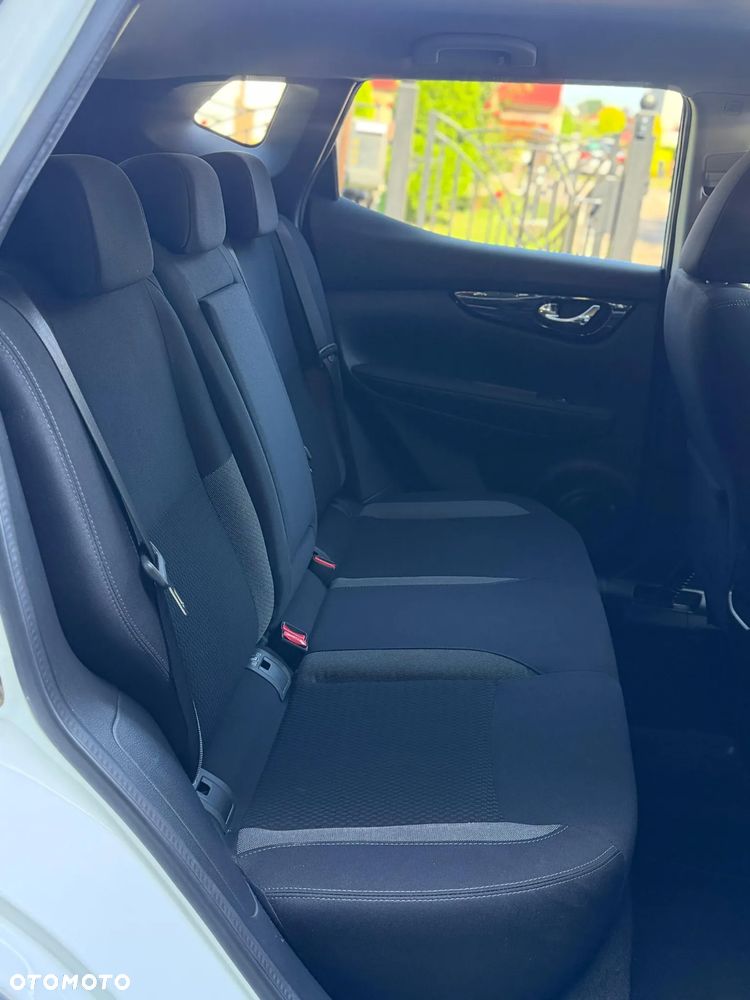 Nissan Qashqai 1.2 DIG-T Xtronic ACENTA - 16