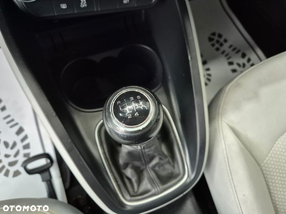 Audi A1 Sportback 1.6 TDI Attraction - 19