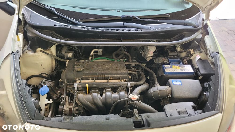 Kia Rio 1.4 Dream Team Edition - 31