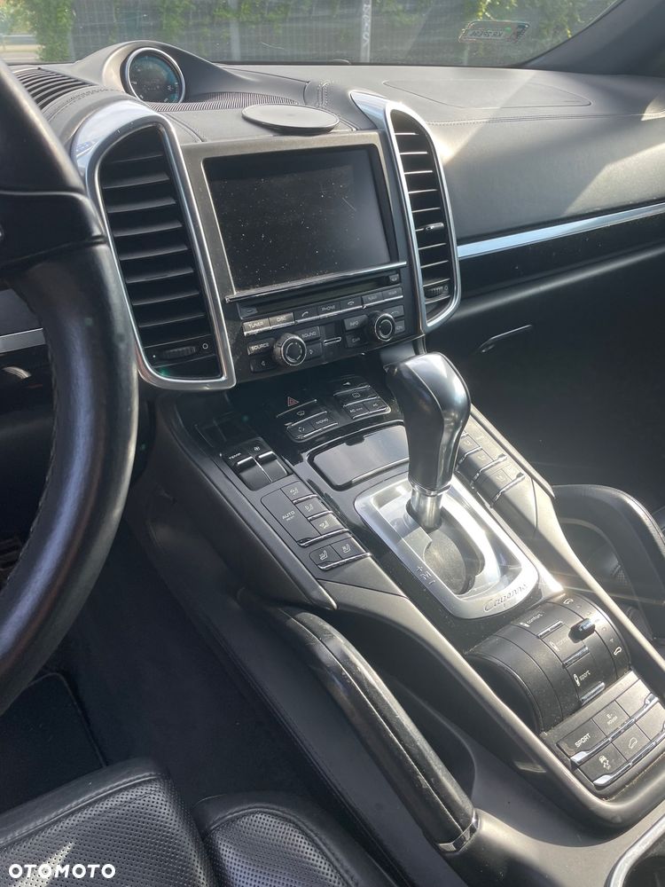 Porsche Cayenne - 4