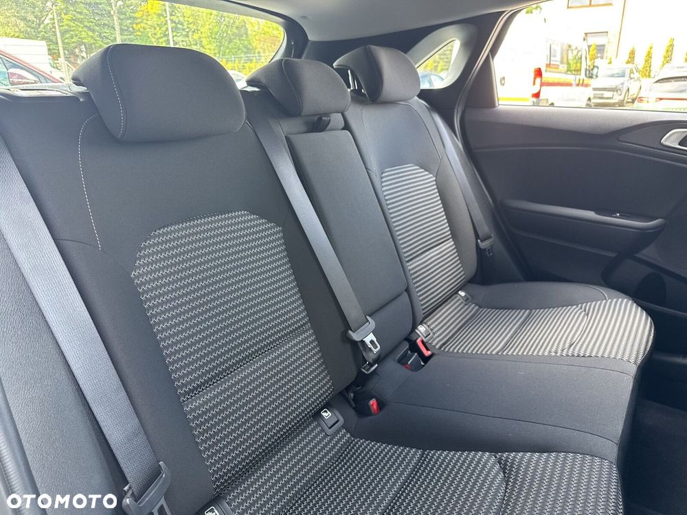 Kia Ceed 1.5 T-GDI M - 22