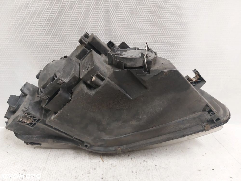 .  LAMPA PRZOD PRZEDNIA LEWA AUDI A4 B7 - 6