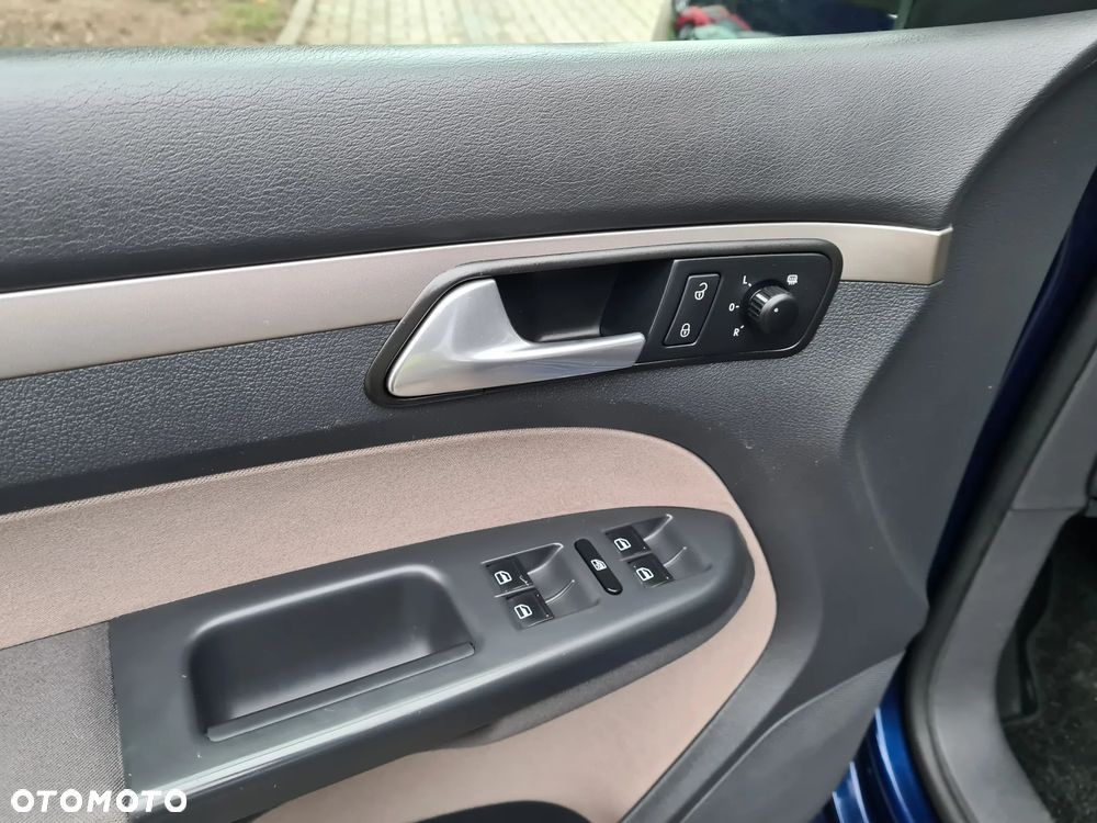 Volkswagen Touran - 5