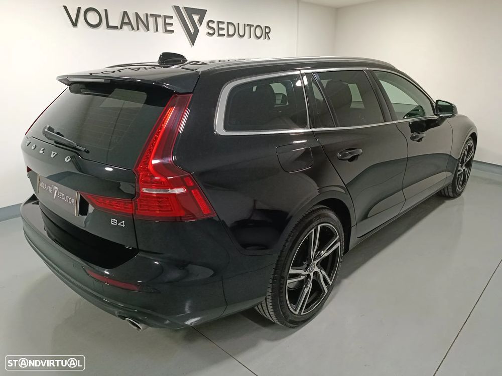 Volvo V60 2.0 B4 Plus Dark Auto - 5