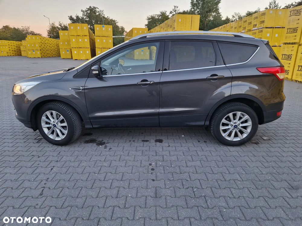 Ford Kuga 2.0 TDCi 2x4 Titanium - 10