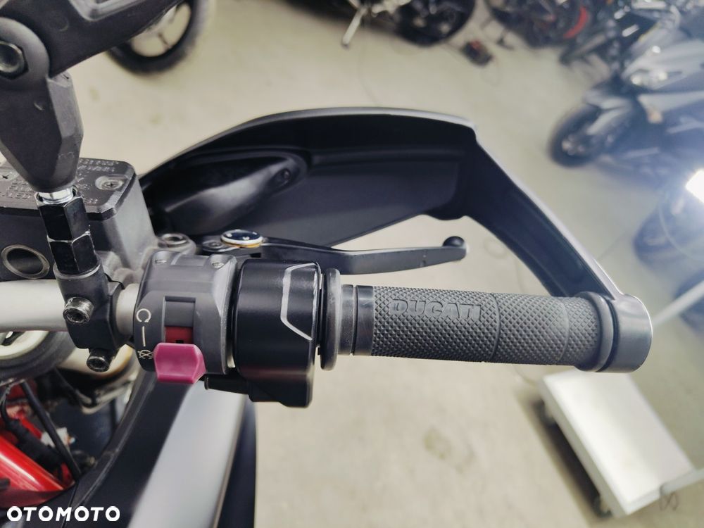 Ducati Hypermotard - 16