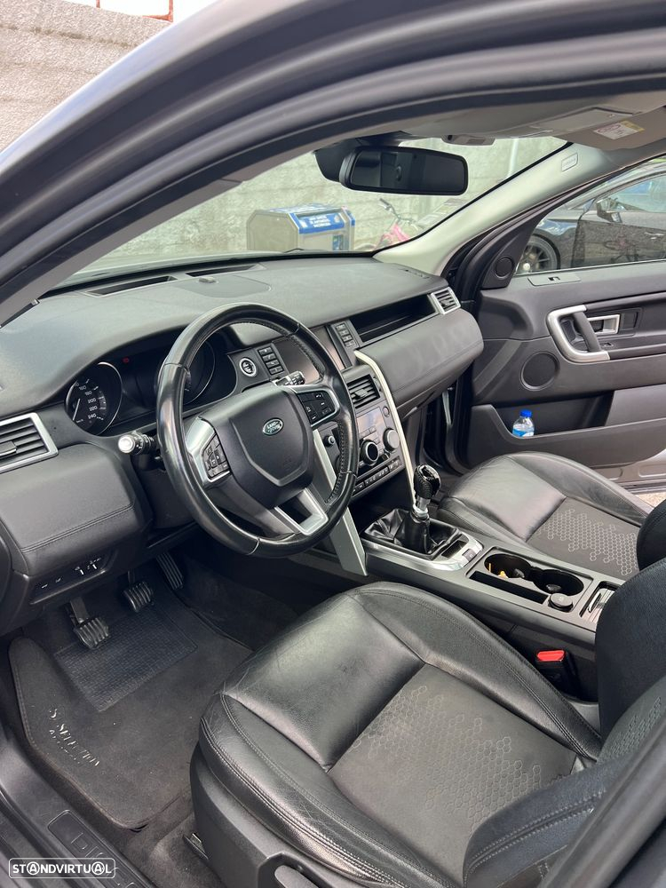Land Rover Discovery Sport 2.0 TD4 HSE Luxury 7L - 15